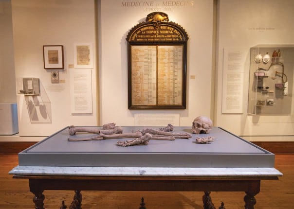 Corpus insolite : art contemporain et patrimoine religieux en dialogue
